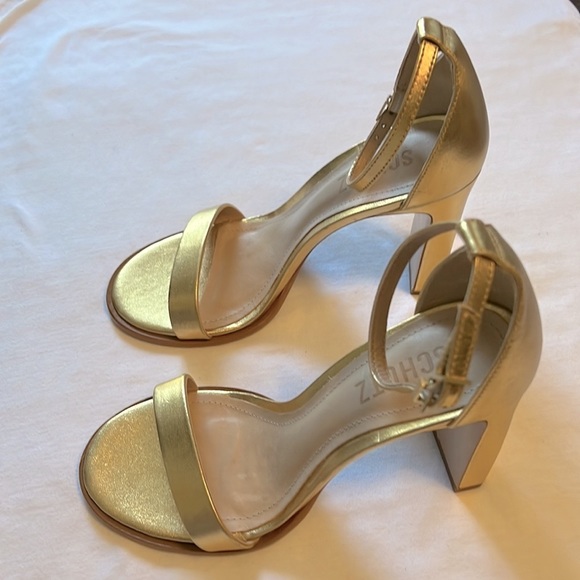 Schutz gold sandals size 6 B - Picture 1 of 8